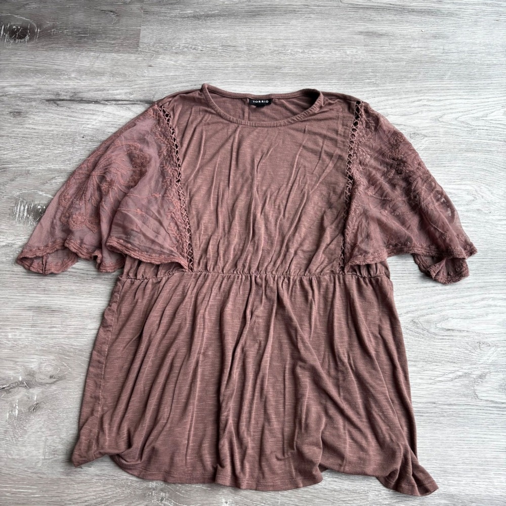 Torrid Mauve Embroidered Lace sheer Sleeve Flutter Top Women's Plus Size  Boho‎